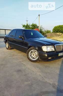 Седан Mercedes-Benz E-Class 1995 в Хотине