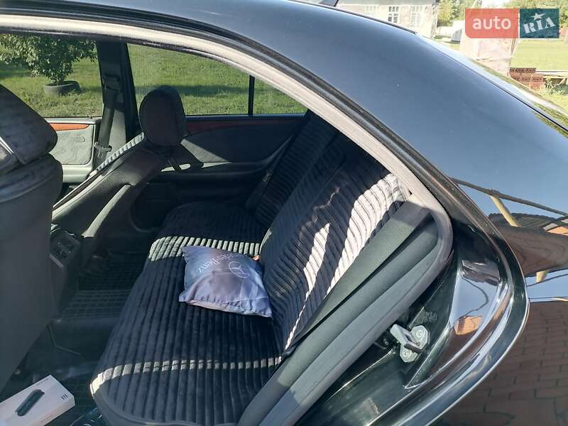 Седан Mercedes-Benz E-Class 1998 в Днепре