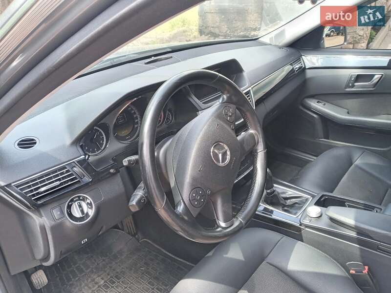 Универсал Mercedes-Benz E-Class 2011 в Черкассах