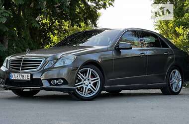 Седан Mercedes-Benz E-Class 2009 в Киеве