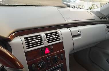 Седан Mercedes-Benz E-Class 2000 в 