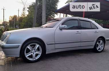 Седан Mercedes-Benz E-Class 2000 в 