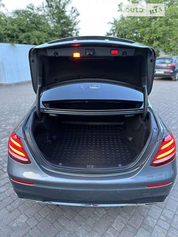 Седан Mercedes-Benz E-Class 2017 в Ивано-Франковске