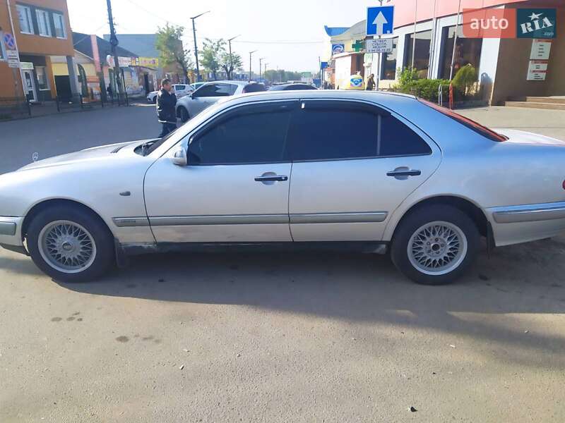 Седан Mercedes-Benz E-Class 1998 в Білій Церкві