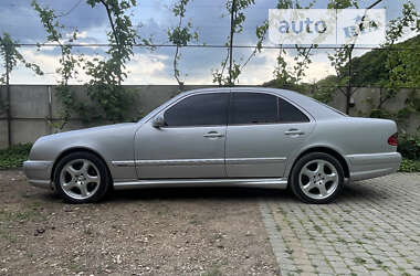 Седан Mercedes-Benz E-Class 2001 в Виноградові