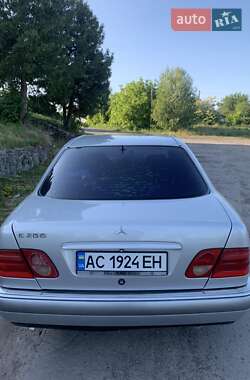 Седан Mercedes-Benz E-Class 1999 в 