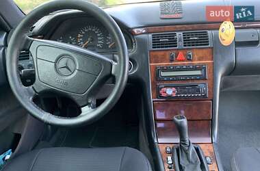 Седан Mercedes-Benz E-Class 1999 в 