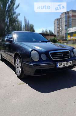 Седан Mercedes-Benz E-Class 2000 в Кривом Роге