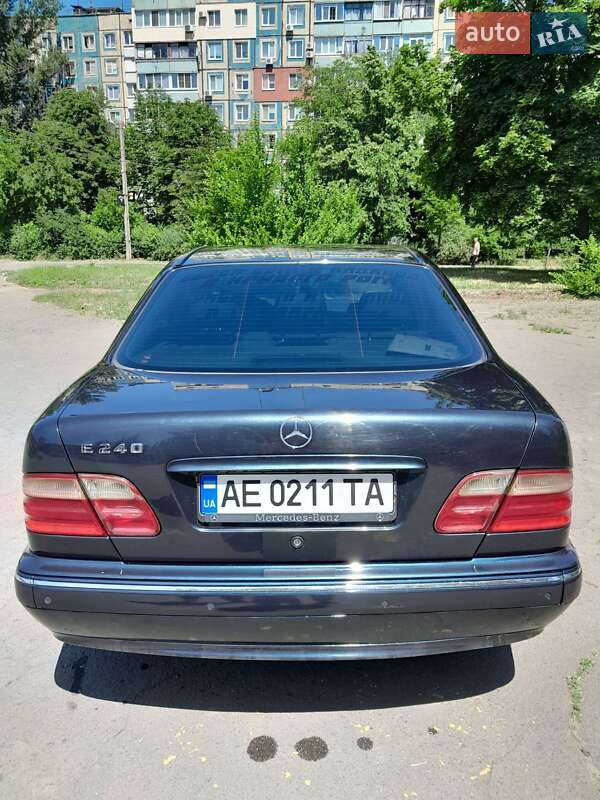 Седан Mercedes-Benz E-Class 2000 в Кривому Розі