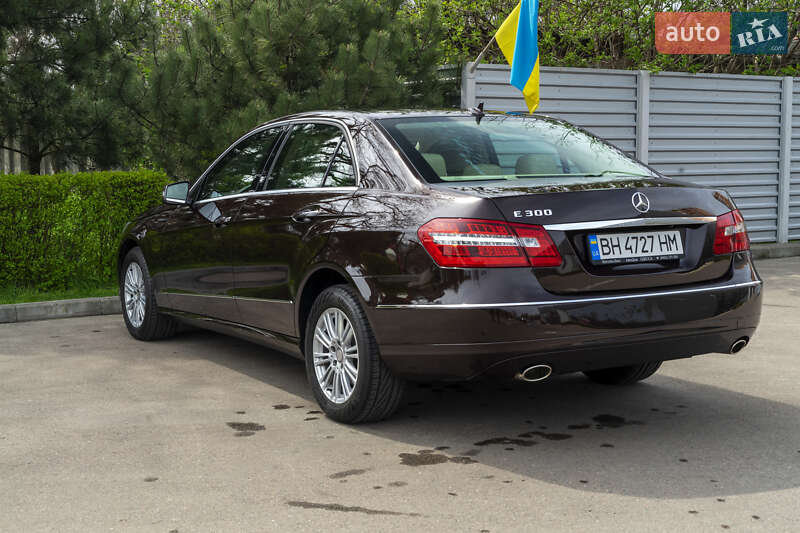 Седан Mercedes-Benz E-Class 2009 в Одессе