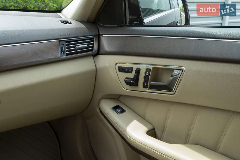 Седан Mercedes-Benz E-Class 2009 в Одессе