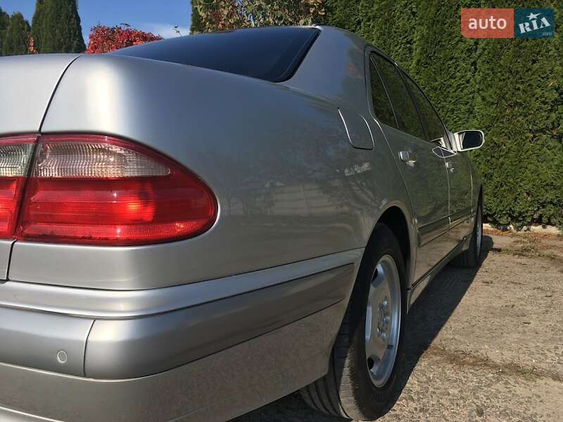 Седан Mercedes-Benz E-Class 2000 в Владимире