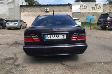 Седан Mercedes-Benz E-Class 2001 в 