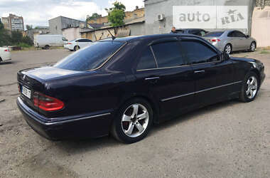 Седан Mercedes-Benz E-Class 2001 в 