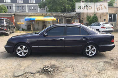 Седан Mercedes-Benz E-Class 2001 в 