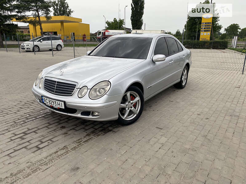 Седан Mercedes-Benz E-Class 2005 в Луцке