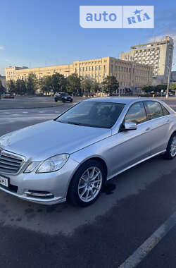 Седан Mercedes-Benz E-Class 2012 в Житомирі