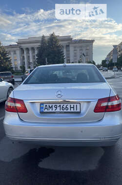 Седан Mercedes-Benz E-Class 2012 в Житомирі