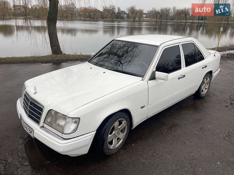 Седан Mercedes-Benz E-Class 1994 в Рівному