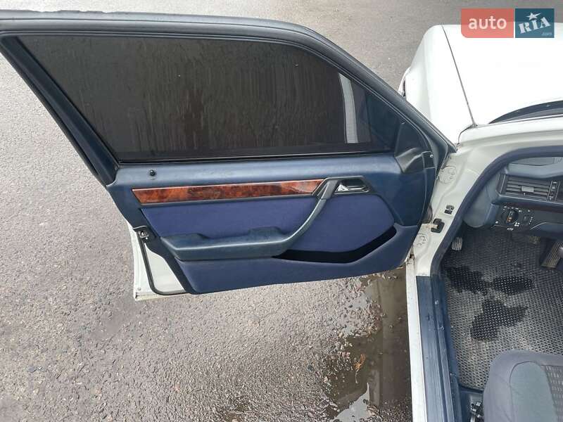 Седан Mercedes-Benz E-Class 1994 в Рівному