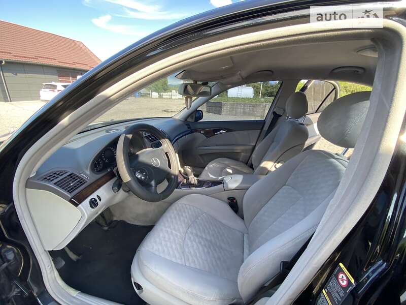Седан Mercedes-Benz E-Class 2003 в Виноградове