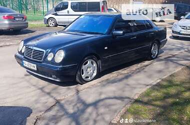 Седан Mercedes-Benz E-Class 1995 в Киеве