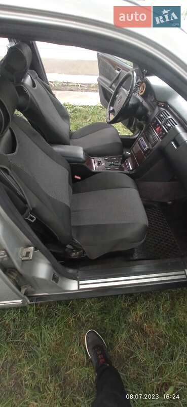 Седан Mercedes-Benz E-Class 1997 в Житомирі