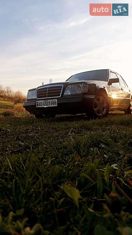 Седан Mercedes-Benz E-Class 1995 в Виноградове