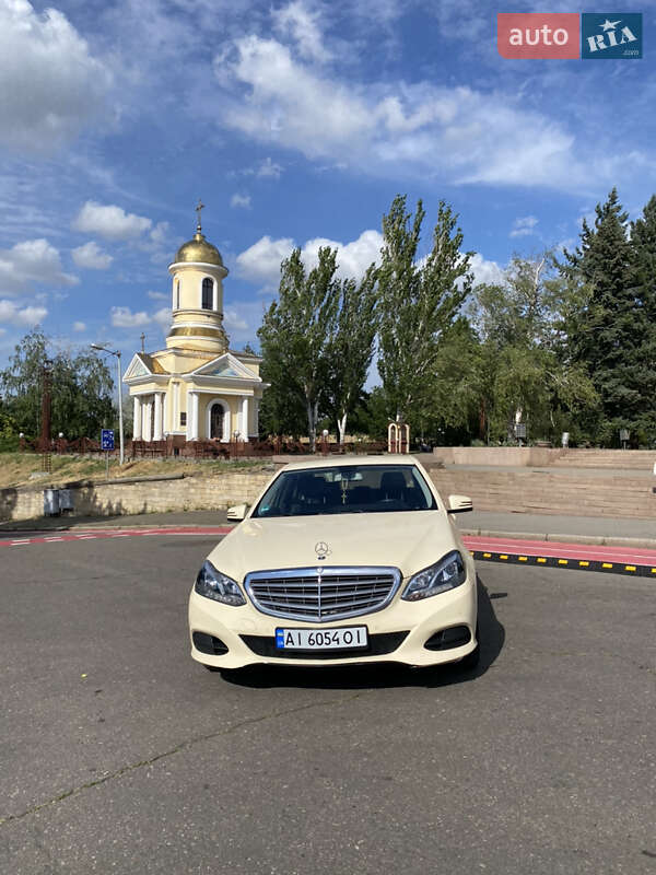 Седан Mercedes-Benz E-Class 2015 в Николаеве