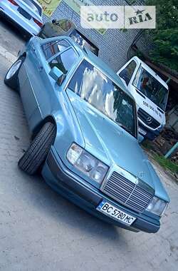 Седан Mercedes-Benz E-Class 1993 в Львові