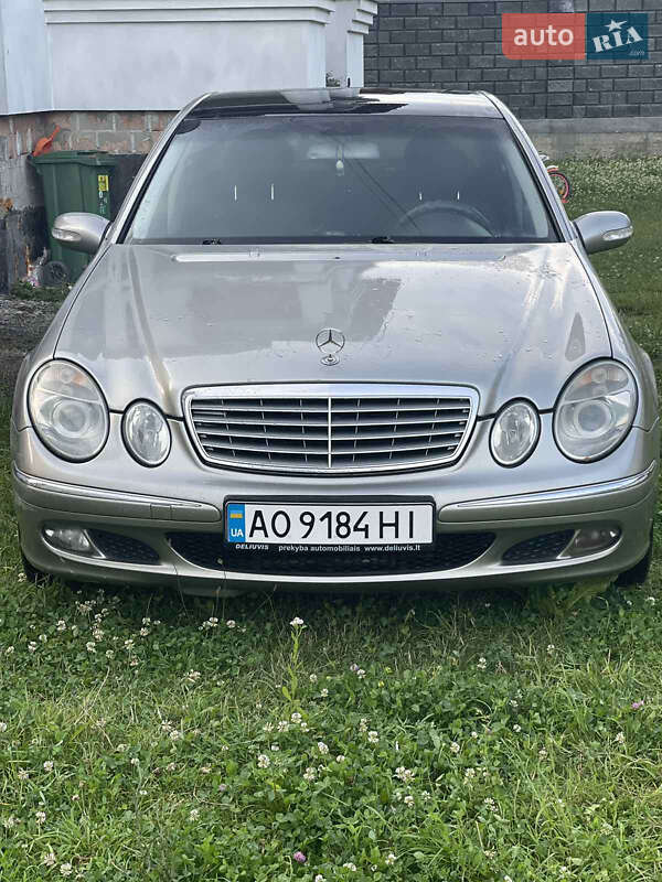 Mercedes-Benz E-Class 2005