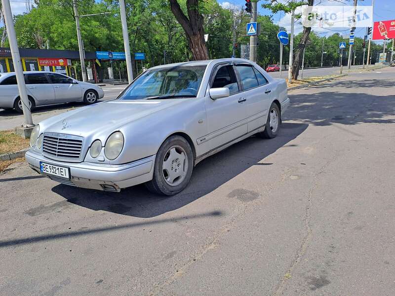 Седан Mercedes-Benz E-Class 1999 в Миколаєві