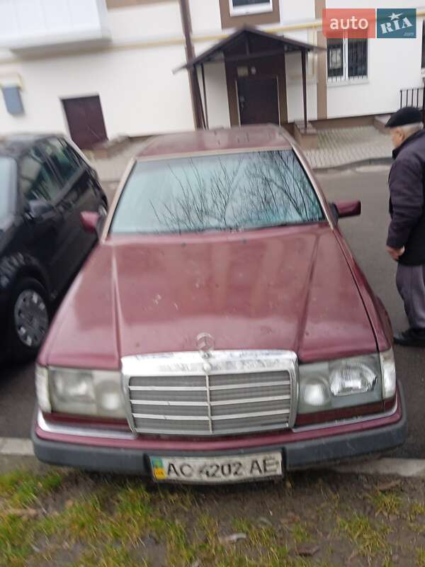 Седан Mercedes-Benz E-Class 1992 в Луцке