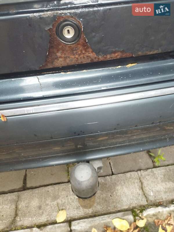 Седан Mercedes-Benz E-Class 2000 в Звягеле