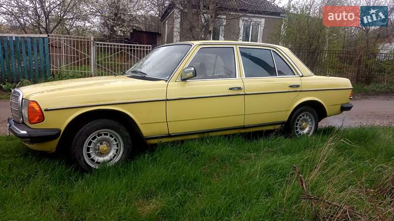 Седан Mercedes-Benz E-Class 1978 в Вільшанці