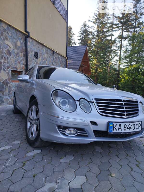 Седан Mercedes-Benz E-Class 2006 в Чернівцях