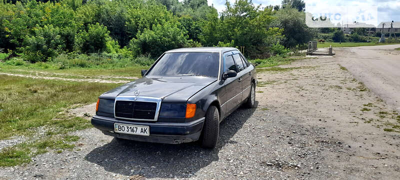 Седан Mercedes-Benz E-Class 1991 в Шумске