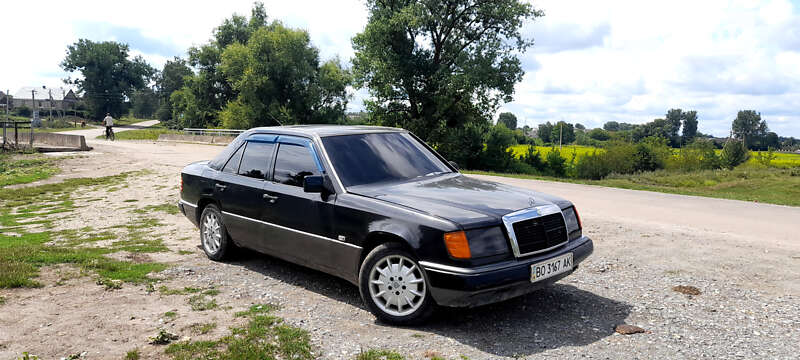 Седан Mercedes-Benz E-Class 1991 в Шумске