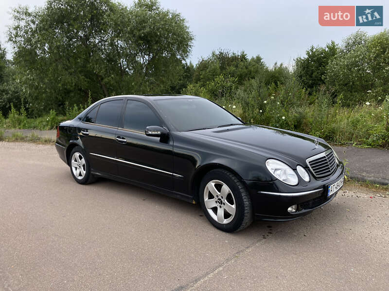 Седан Mercedes-Benz E-Class 2002 в Долині