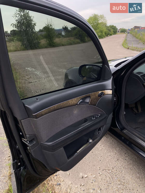 Седан Mercedes-Benz E-Class 2002 в Долині