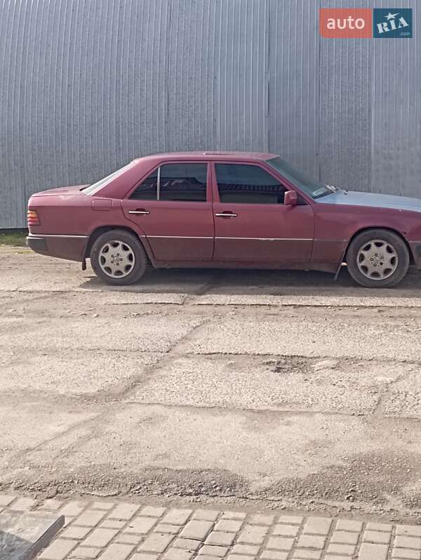 Седан Mercedes-Benz E-Class 1991 в Владимире