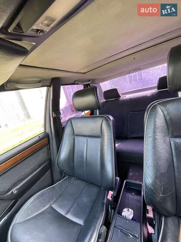 Седан Mercedes-Benz E-Class 1989 в Черновцах