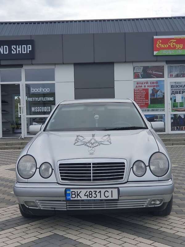 Седан Mercedes-Benz E-Class 1999 в Ракитном