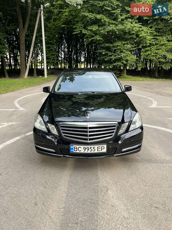 Седан Mercedes-Benz E-Class 2011 в Львові