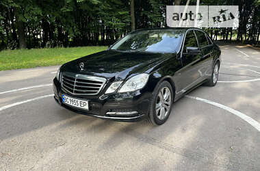 Седан Mercedes-Benz E-Class 2011 в Львове