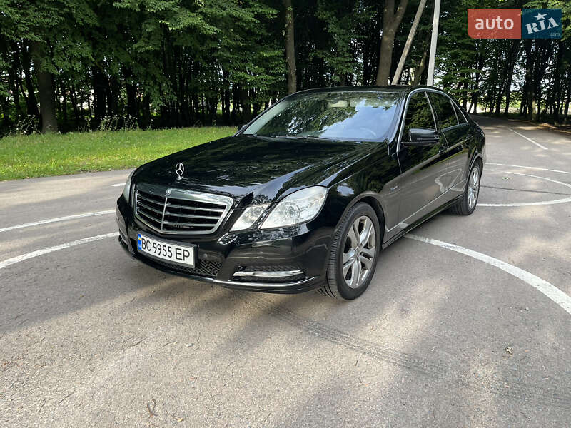 Седан Mercedes-Benz E-Class 2011 в 