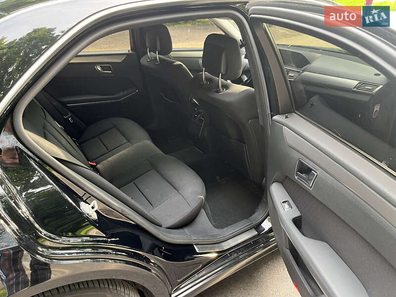 Седан Mercedes-Benz E-Class 2011 в Львові