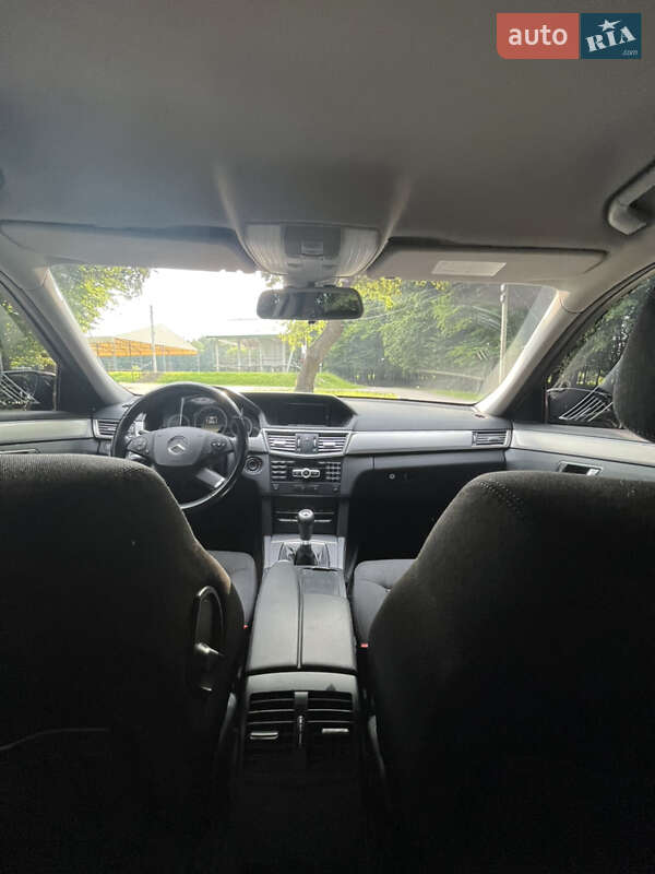 Седан Mercedes-Benz E-Class 2011 в Львові