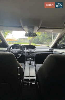 Седан Mercedes-Benz E-Class 2011 в 