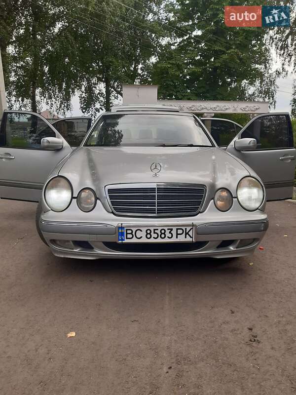 Седан Mercedes-Benz E-Class 2001 в Самборе